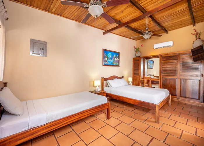 Charming With Pool & Access * Playa Grande