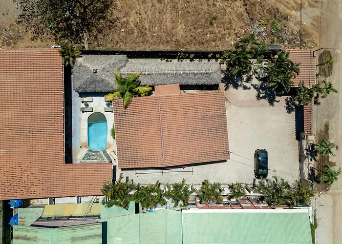 Charming With Pool & Access Apartment *