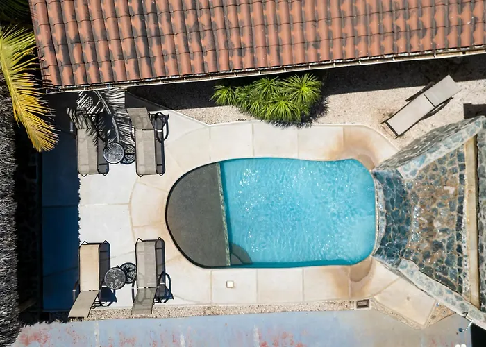 Apartment Charming With Pool & Access *